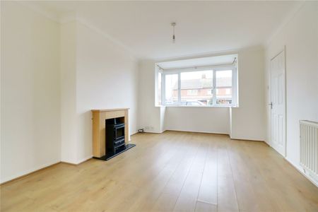 West Grove, Barton-upon-Humber, Lincolnshire, DN18 5AG - Photo 2