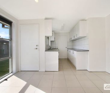 Modern Family Living with Space, Comfort & Convenience in Prime Wod... - Photo 5