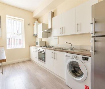 5 bedroom maisonette to rent - Photo 1