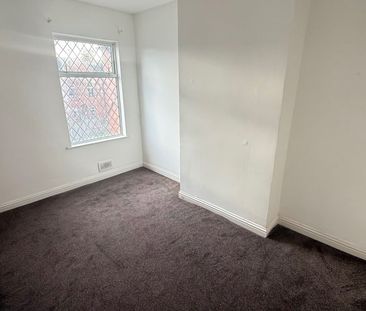 Goosebutt Court, Rotherham, Parkgate - Photo 2