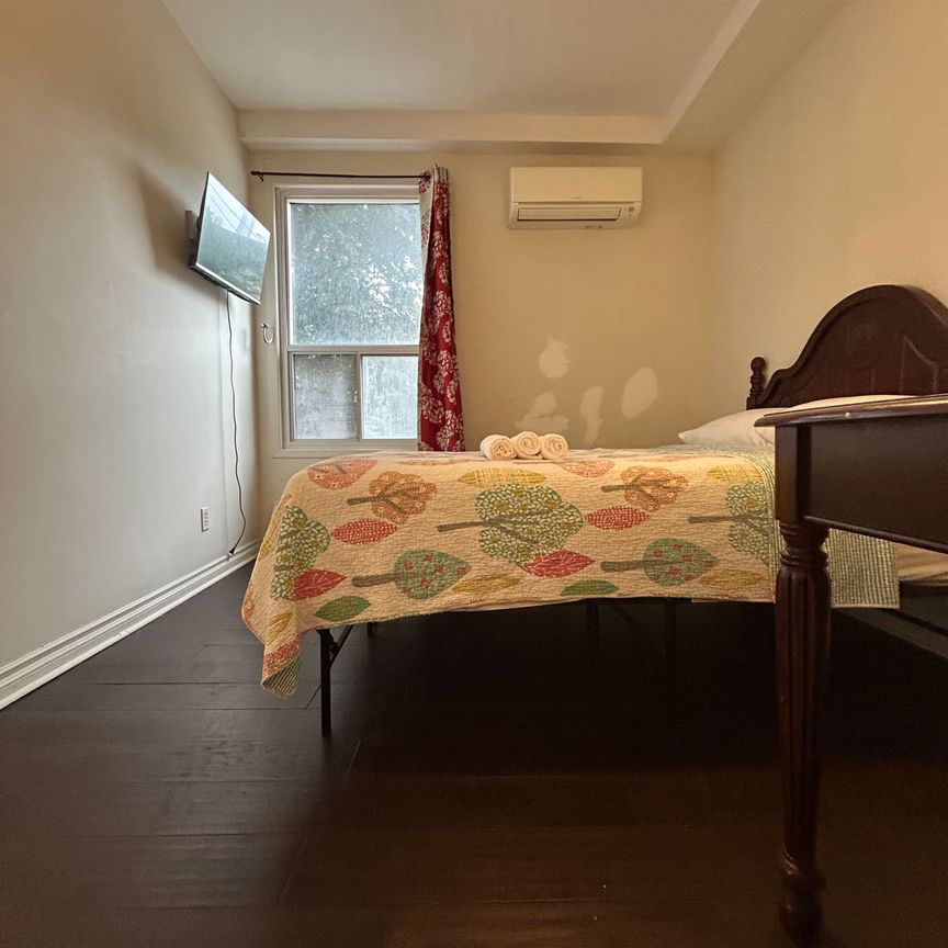 For Lease - 3 Pembroke St Street Unit# Wholeonebedroom unit main, Toronto, Ontario - Photo 1