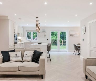 4 bedroom semi-detached house to rent - Photo 1