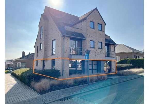 Ruim gelijkvloers appartement met 2 slaapkamers in Ophasselt - Foto 1