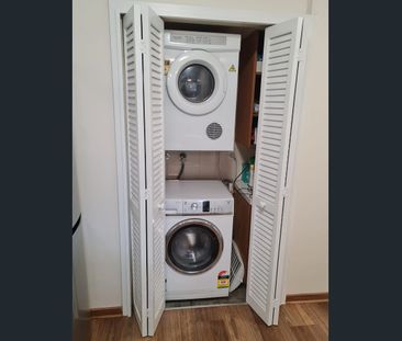 Victoria Park Apartments - Renovated Furnished 2 bedroom apartment ... - Photo 2