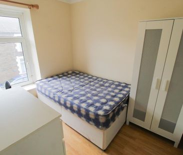 King Street, Treforest - Photo 2