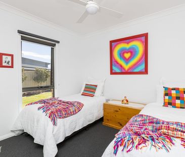 Modern 3 Bedroom Home in Sought-After Location - Photo 6