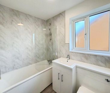 2 bedroom semi-detached house to rent - Photo 3