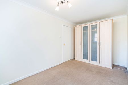 3 bedroom house to rent St. George Close, Bursledon, Southampton, SO31 - Photo 4