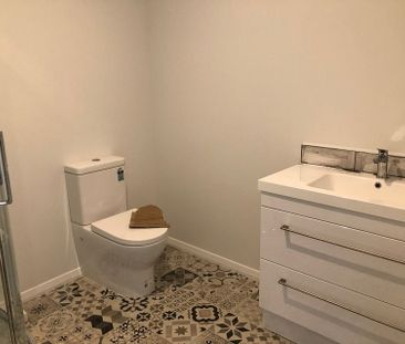 Gorgeous, sunny, warm, character 2-bed flat - Photo 6