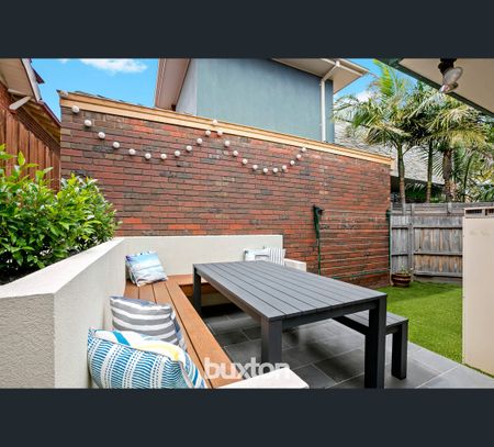1/32 Parkers Road, Parkdale, Vic 3195 - Photo 2