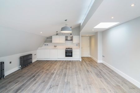 2 Bedroom Flat, Rupert Court, London, Greater London, W1D - Photo 5