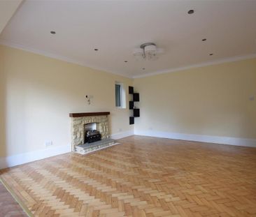 5 bedroom detached house to rent - Photo 4
