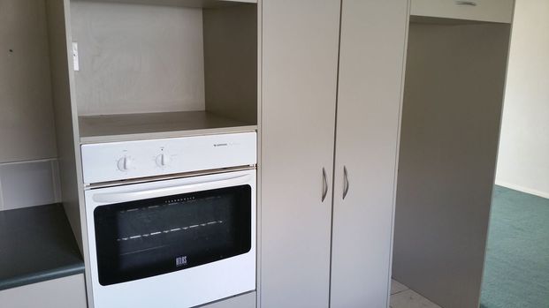 Spacious 3-bedroom home - Photo 1