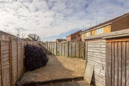 2 bedroom end of terrace house to rent - Photo 5