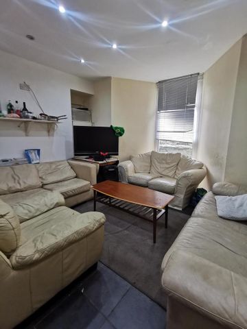 5 bedroom house to rent - Photo 2