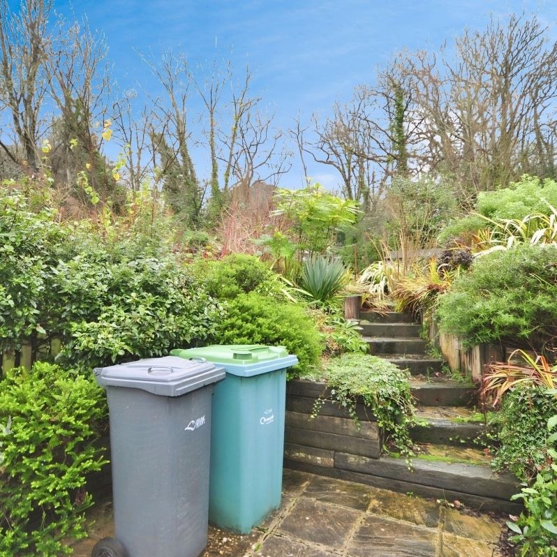 2 bedroom cottage to rent - Photo 1