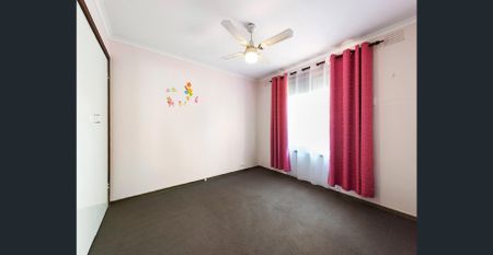 Spacious Villa in the Heart of Fairfield - Photo 4