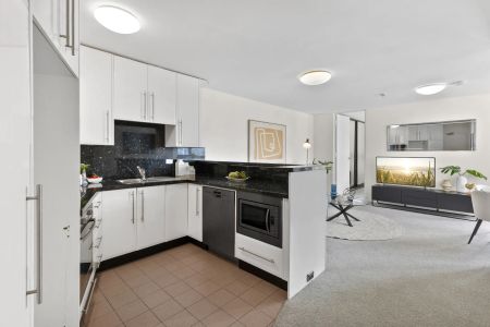 Lavender Bay views in prime waterfront tower - Photo 5