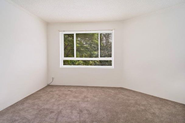 QUIET & PRIVATE REFURBISHED 2 BEDROOM UNIT - FABULOUS LOCATION! - Photo 1