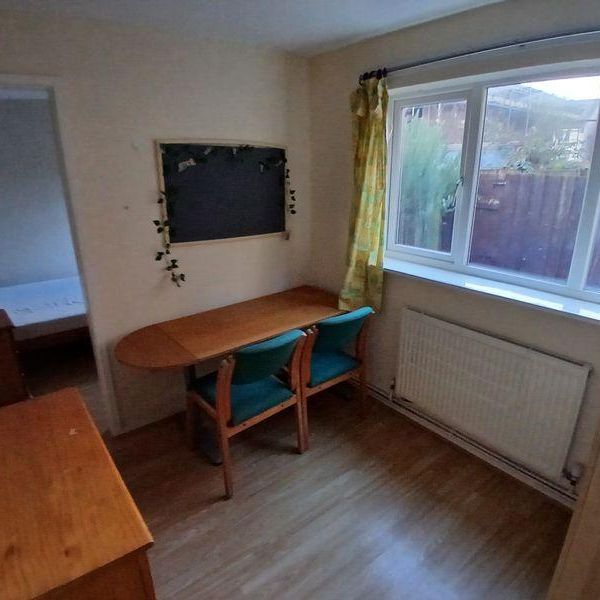 3 bedroom apartment to rent - Photo 1