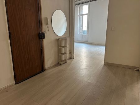 Location appartement Marseille 5ème (13005) - Photo 4