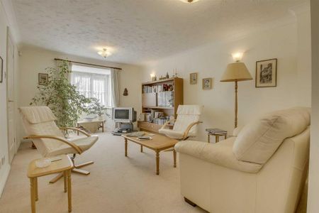 3 bedroom detached house to rent - Photo 5