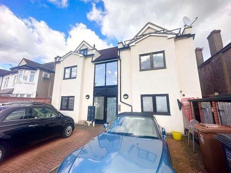 Marvels Lane, Grove Park, London, SE12 - Photo 5