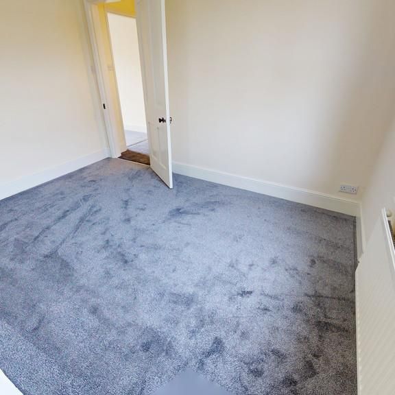 2 bedroom end of terrace house to rent - Photo 1