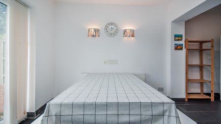 182 Harborne Lane - Photo 2