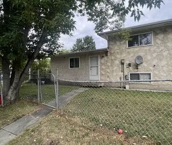 3 Bed 1 Bath in Millwoods - Photo 2