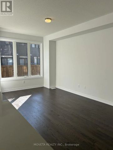 19 MILADY CRESCENT - Photo 2