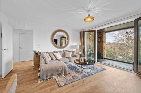 Spitfire Chase, Walton-on-Thames, KT12 - Photo 3