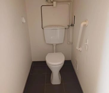 NEU - Gepflegte 2-Zimmer-Wohnung mit Küchenblock und Loggia in Lang... - Photo 3