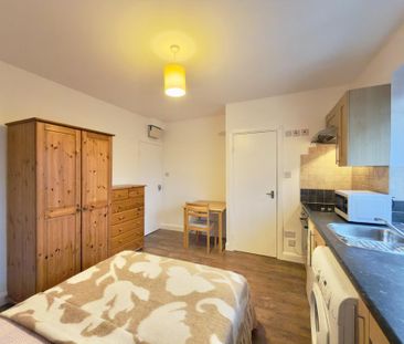 Studio to rent - Photo 3