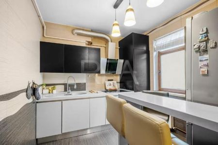 Apartament in vila cu garaj in zona Polona - Fotografie 4
