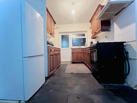 4 bedroom terraced house to rent - Photo 4