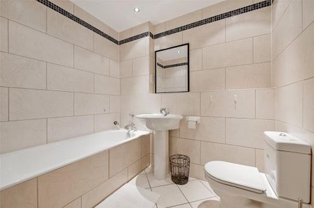 3 bedroom apartment to rent - Photo 2