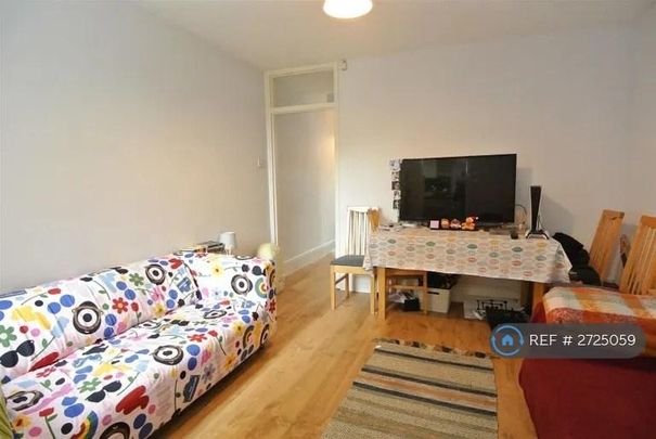 4 bedroom terraced house to rent - Photo 1