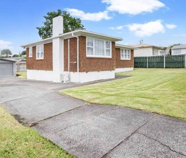 Three bedrooms Te Atatu Peninsula - Photo 5