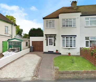 Meadow Gardens, Staines, Middlesex, TW18 3HE - Photo 1