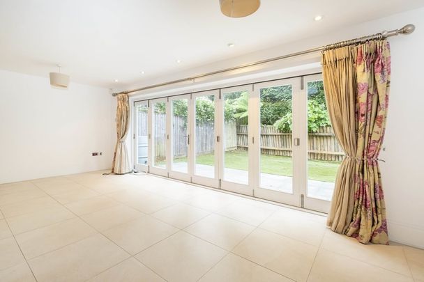 5 bedroom semi-detached house to rent - Photo 1