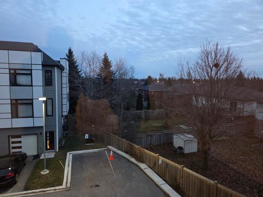 For Lease - 540 Essa Road, Barrie, Ontario - Photo 1