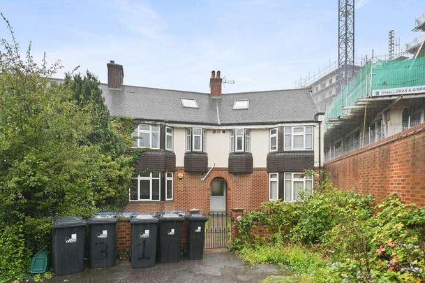 Cloister Road, Acton, London, W3 - Photo 1