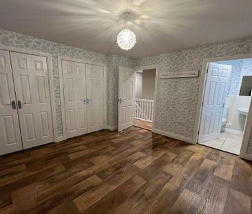 4 bedroom detached house to rent - Photo 3