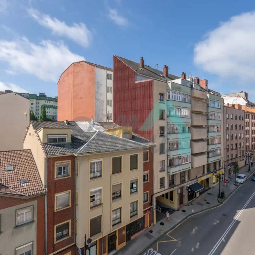 Oviedo - Photo 1