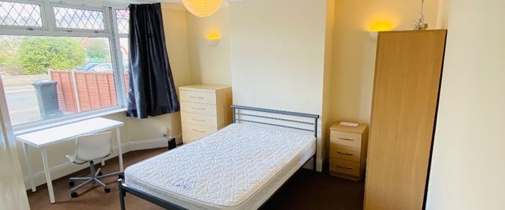 Room in a Shared House, Tenth Avenue, BS7 - Photo 1