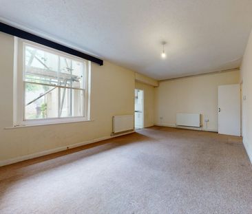Flat to rent on - Photo 3