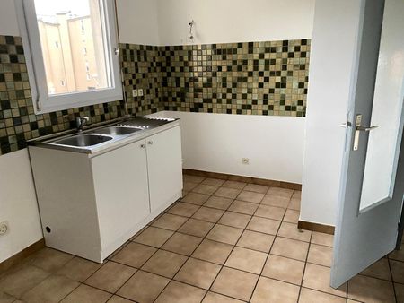 Location Appartement 2 pièces 60m² AUBENAS 07200 - Photo 2