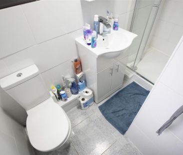 6 bedroom house to rent - Photo 3