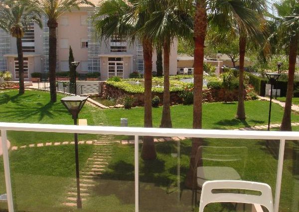 For long-term rent: apartment in Javea, Golden Garden urbanization, with 2 bedrooms and a pool.